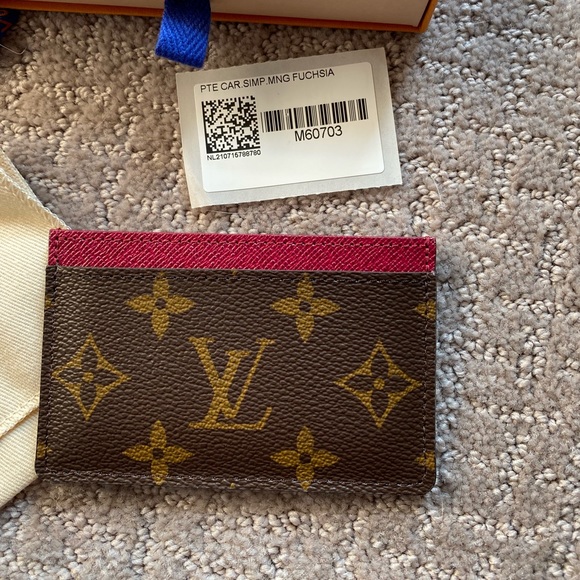 Louis Vuitton Card Holder - Picture 7 of 8